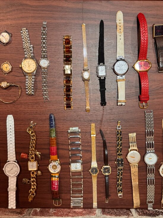 Huge Lot of 30 Vintage & Modern Watches - Reseller Special main image 5